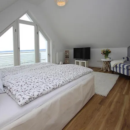 Seeblick, Plau Am See, Cleaning Included *